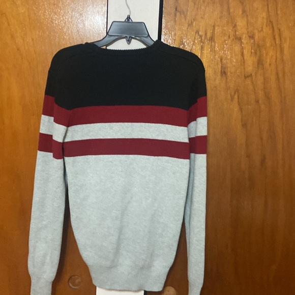 Old navy sweater in grey with black and red stripes - Picture 2 of 2